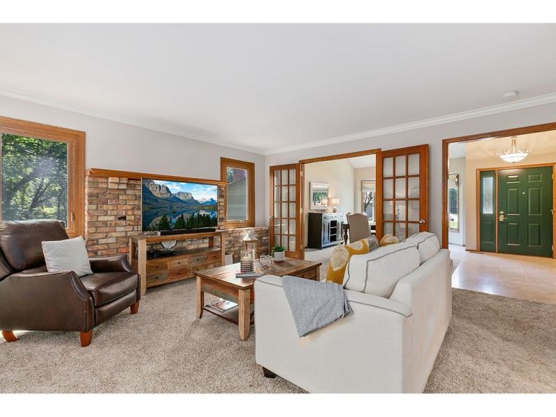 14174 Westridge Dr, Eden Prairie, MN 55347