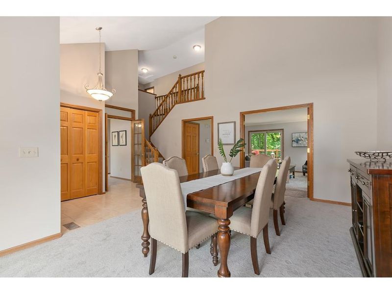 14174 Westridge Dr, Eden Prairie, MN 55347