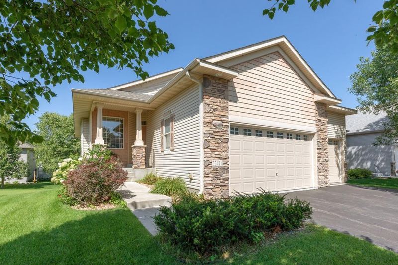 22414 Evergreen Cir, Forest Lake, MN 55025