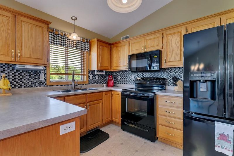 2642 Olive Ln, Sauk Rapids, MN 56379