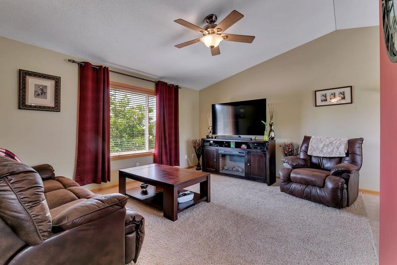 2642 Olive Ln, Sauk Rapids, MN 56379