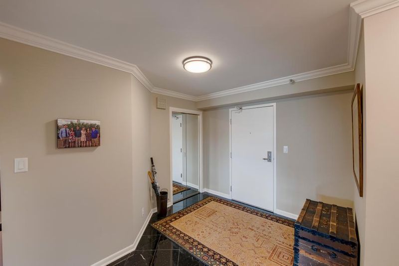 110 Bank St SE #1103, Minneapolis, MN 55414