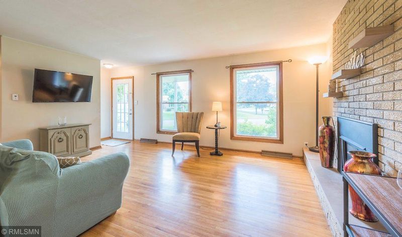 2574 Bittersweet Ln, North Saint Paul, MN 55109