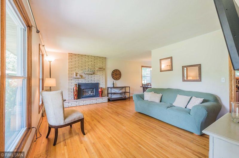2574 Bittersweet Ln, North Saint Paul, MN 55109