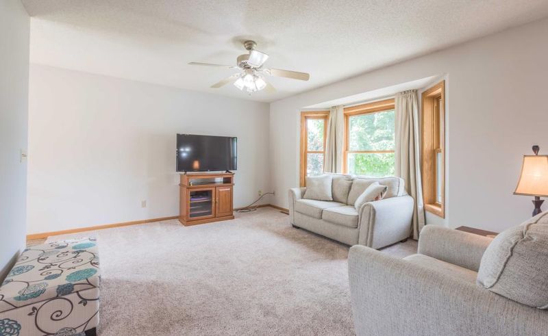 5476 Lander Ave NE, Albertville, MN 55301
