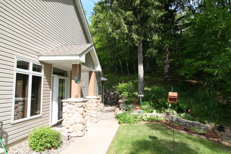 3811 Williston Rd, Minnetonka, MN 55345