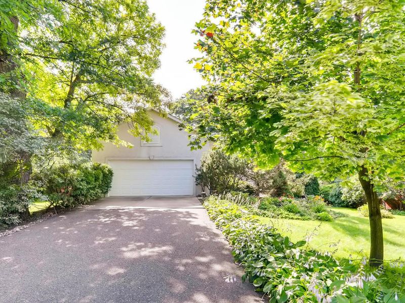2961 Fairview Ave N, Roseville, MN 55113