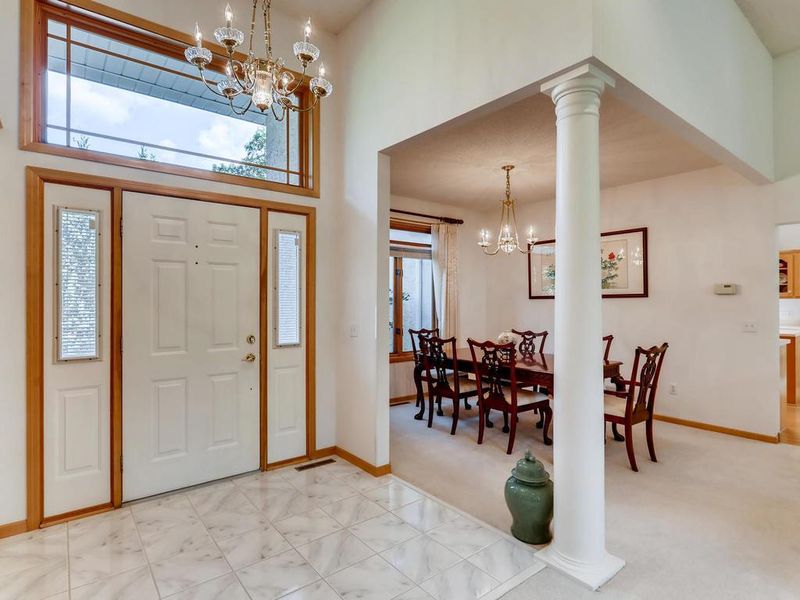 2961 Fairview Ave N, Roseville, MN 55113