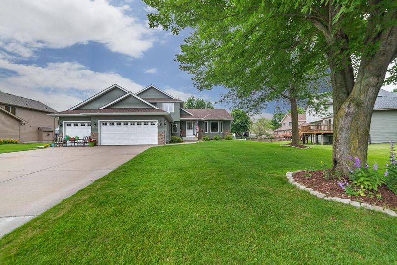627 Prairie Flower Rd, Lino Lakes, MN 55014