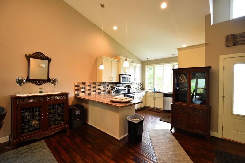 1446 Dorothea Dr, Zumbrota, MN 55992