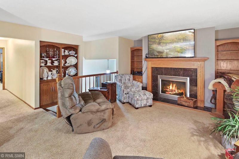 196 Nature Way, Little Canada, MN 55117