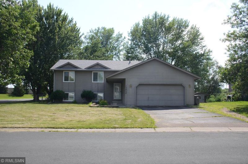 13498 Alabama Ave S, Savage, MN 55378