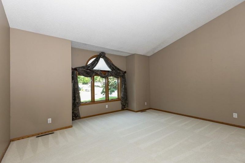 6326 Bailey Trl, Inver Grove Heights, MN 55077
