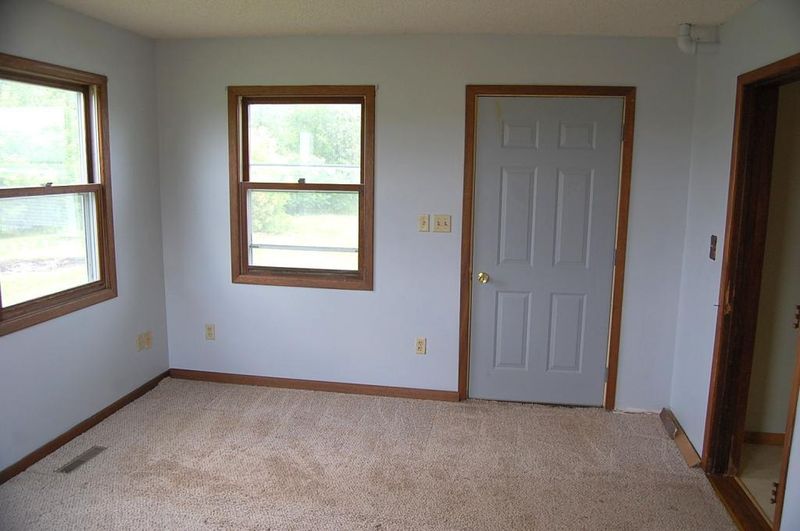 9558 Deer Garden Ln, Chisago City, MN 55013