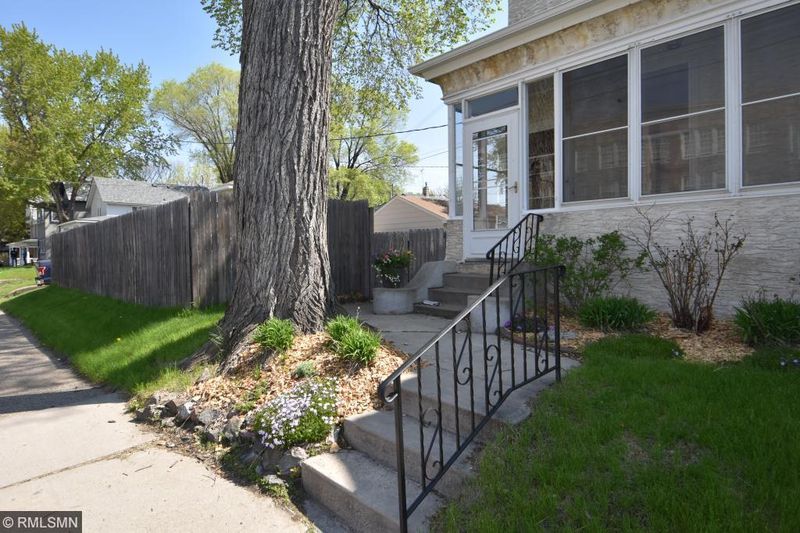 403 Broadway St NE, Minneapolis, MN 55413