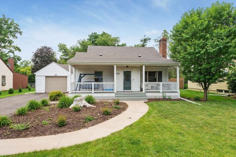 1045 Mary St N, Maplewood, MN 55119