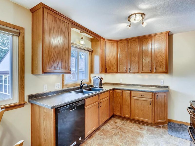 1051 8th Ave S, South Saint Paul, MN 55075
