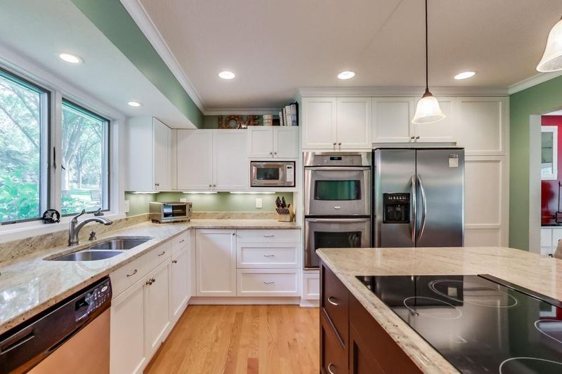 9617 Rich Rd, Bloomington, MN 55437