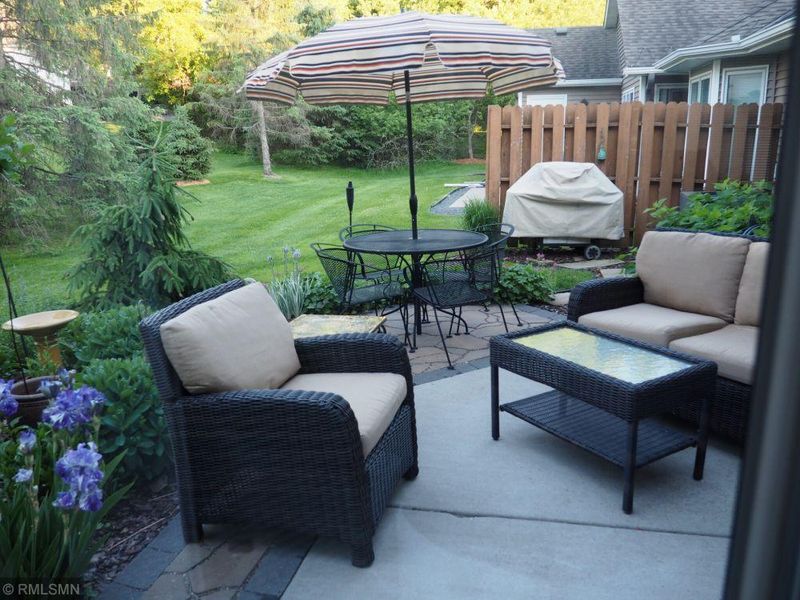 569 Terrace Courte, Roseville, MN 55113