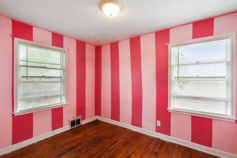 328 Bernard St W, West Saint Paul, MN 55118