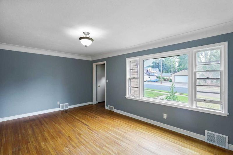 328 Bernard St W, West Saint Paul, MN 55118
