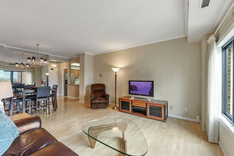 1235 Yale Pl #1306, Minneapolis, MN 55403