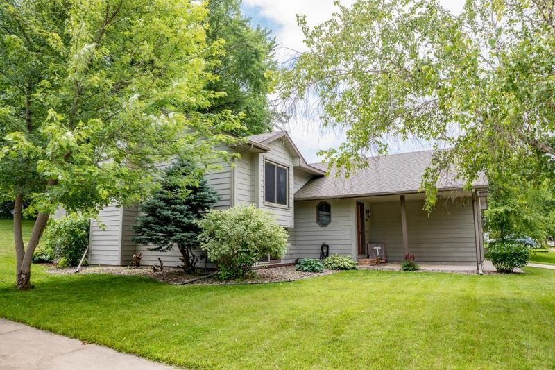 1102 33rd St NW, Rochester, MN 55901