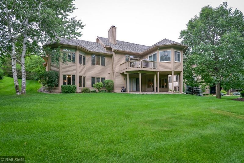 10292 Antlers Rg, Eden Prairie, MN 55347