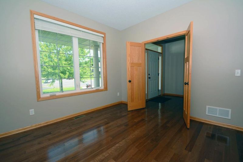 8375 Moraine Cir, Shakopee, MN 55379