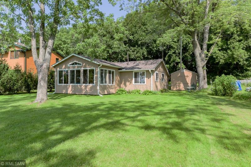 7252 Green Lake Shore Dr, Princeton, MN 55371