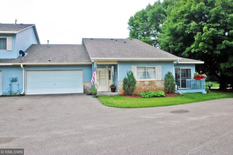 1122 Aston Pl, Burnsville, MN 55337