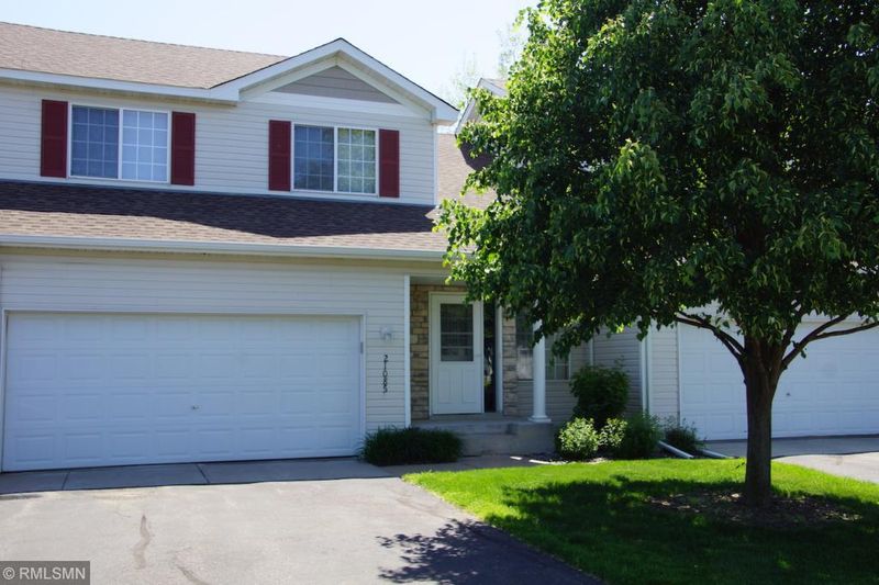 21085 Bridle Pass Dr, Forest Lake, MN 55025