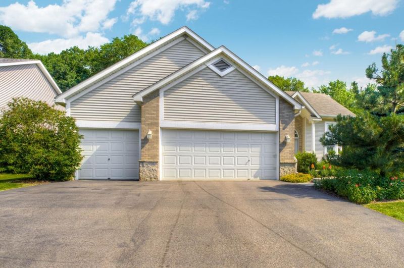 8026 Boulder Ridge Rd, Woodbury, MN 55125