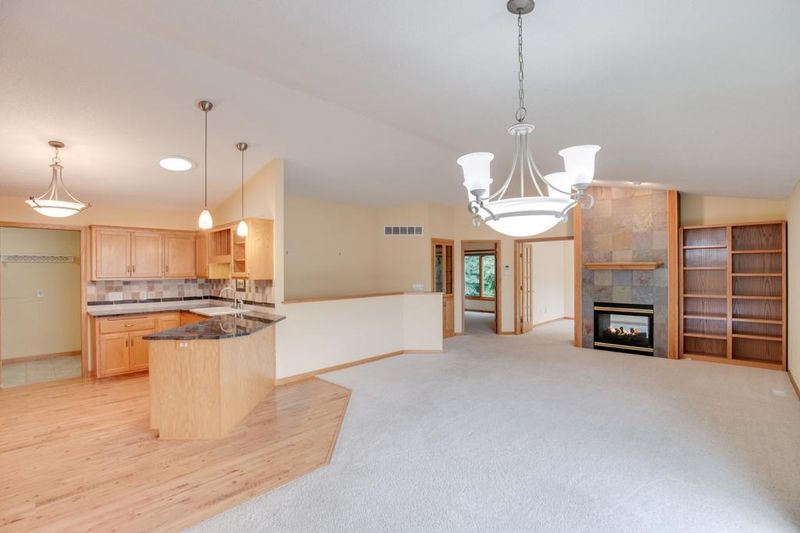 5006 Grenadier Ave N, Oakdale, MN 55128