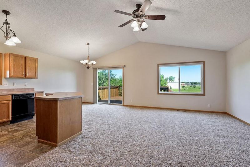 910 James St, Prescott, WI 54021
