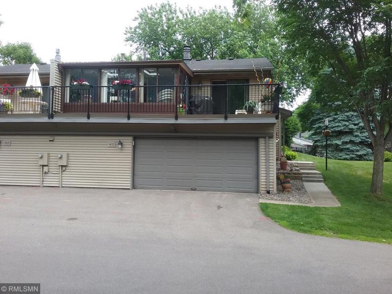 4422 Arden View Ct, Arden Hills, MN 55112
