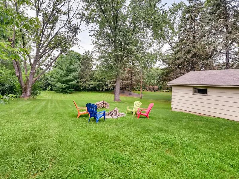 11140 Quinn Ave S, Bloomington, MN 55437
