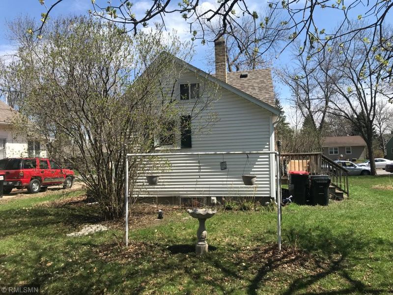 124 S Grove St, Belle Plaine, MN 56011