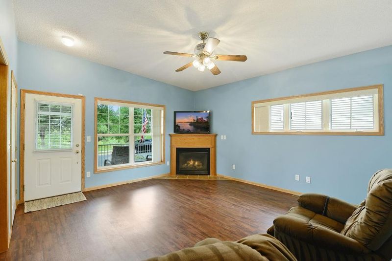 2907 Clover Preserve Dr, Chaska, MN 55318