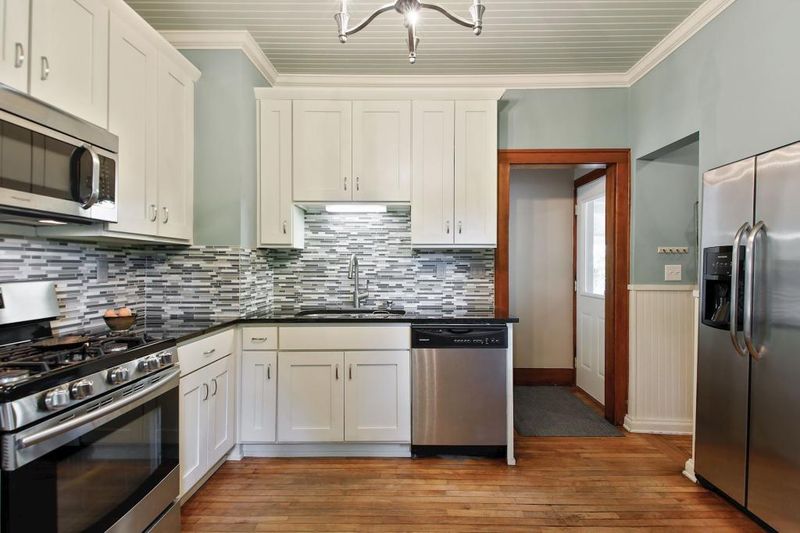 5126 Bald Eagle Ave, White Bear Lake, MN 55110