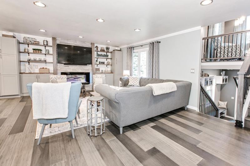 7737 Carole Dr, Lino Lakes, MN 55014