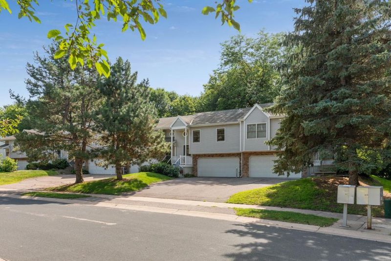 7347 Bren Ln, Eden Prairie, MN 55346