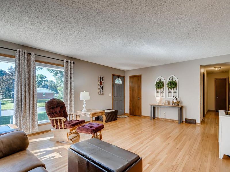 7700 64th Ave N, Brooklyn Park, MN 55428