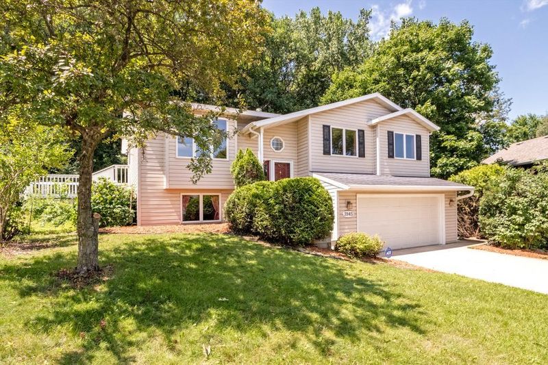 3945 Alberta Dr NE, Rochester, MN 55906