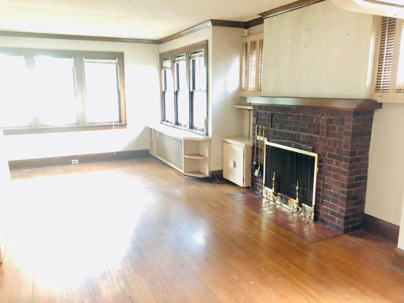725 Hawthorne Ave E, Saint Paul, MN 55106