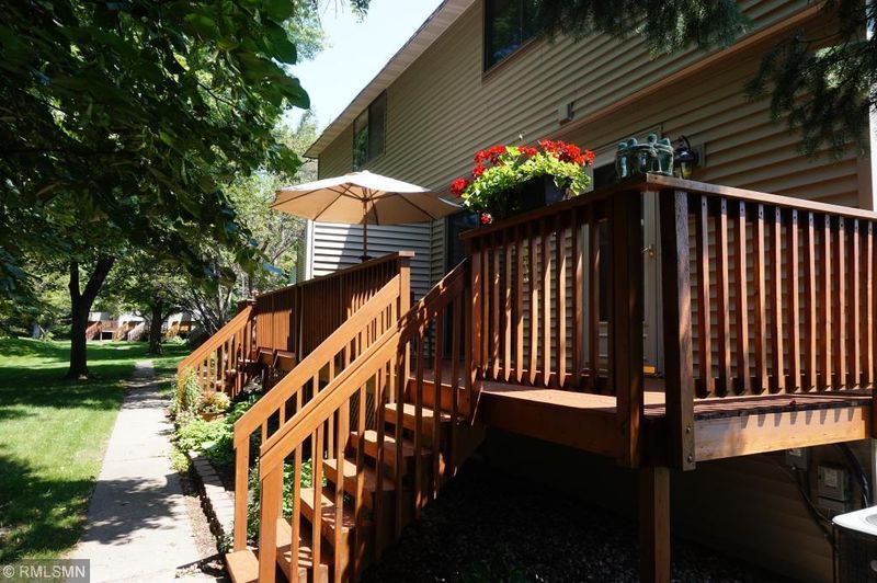 6252 Meadowlark Ln N, Maple Grove, MN 55369