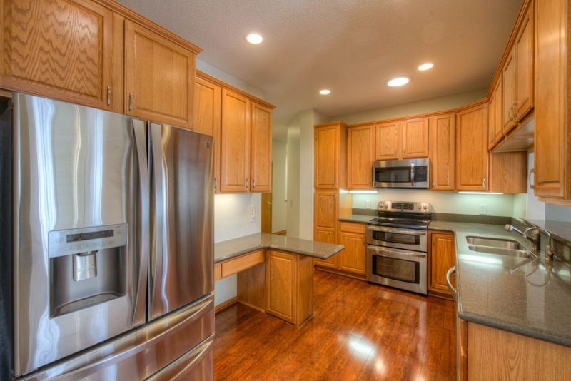 3049 Timberwood Trl #50, Eagan, MN 55121