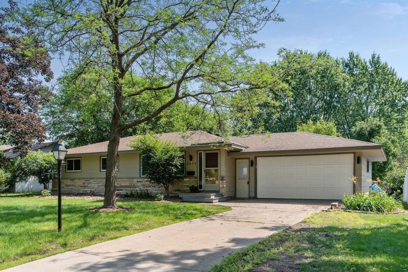 5973 5th St NE, Fridley, MN 55432