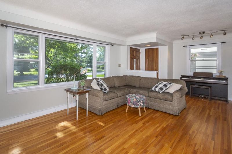 3733 Howard Ave, White Bear Lake, MN 55110