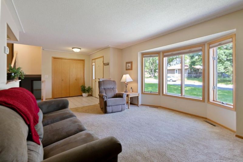 2836 46th St E, Inver Grove Heights, MN 55076